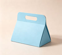 Boîte Cadeau Rectangulaire Rigide Recyclable Imprimée en Quatre Couleurs avec Fermeture Magnétique et Poignée Intégrée pour Bonbons, Chocolats, Mariages