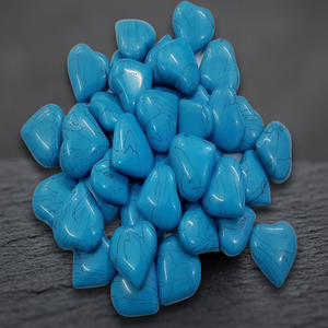 Petites pierres précieuses artisanales polies en turquoise en forme de cœur, thème Amour & Reiki, artisanat semi-précieux - Product Image 1