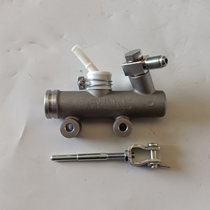 Clutch Master Cylinder OE 16042213040 for Bus Transmission System - Product Image 2