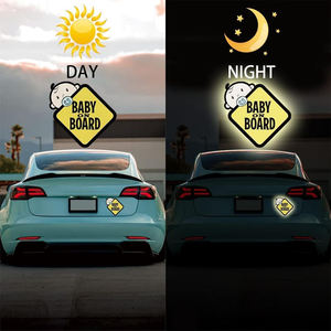 สติกเกอร์ติดกระจกรถยนต์ลายตลก สติกเกอร์ติดรถยนต์แบบกำหนดเอง แม่เหล็กติดรถยนต์ ข้อความ Baby on Board แบบส่วนตัว สติกเกอร์ไวนิลแบบติดด้วยถ้วยดูด - Product Image 2