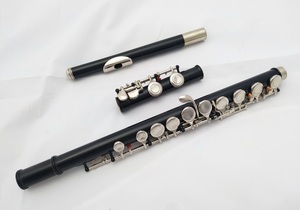 Flauta Weifang Rebon Económica de Satén Negro en Clave de Do con 16 Orificios - Product Image 3