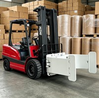 Chariot élévateur durable pour le marché de la location avec pince à rouleaux intégrée, châssis haute résistance, résistant aux chocs, adapté aux projets temporaires de papeterie