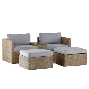 Conjunto de Sofás de Jardín de Diseño Moderno de 5 Piezas con Mesa Lateral y Sillas de Ratán - Product Image 1