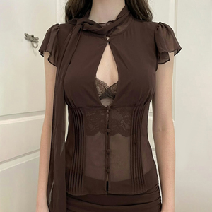 Chemisier élégant et féminin en tissu respirant plissé à manches courtes, avec nœud sur le devant, couleur unie, imprimé numérique, idéal pour l'été - Product Image 1