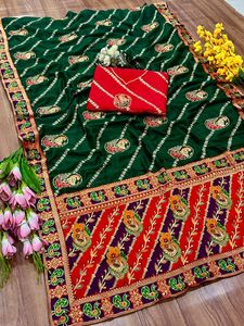 Nuevo Sari Lekha VC Panetar Patola Dola con Bordado de Seda y Borde Jacquard - Product Image 3