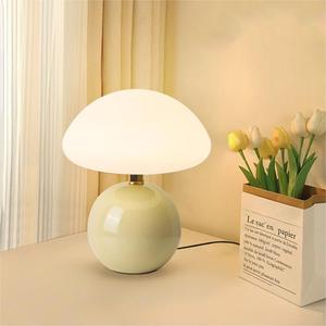 Danish Bauhaus โคมไฟตั้งโต๊ะทรงเห็ด LED ขนาดเล็กดีไซน์เรียบง่ายสำหรับห้องนั่งเล่นห้องนอนหรือโรงแรม