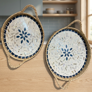 Bandeja Redonda de Bambú LORD con Incrustaciones de Madreperla, Diseño Floral Azul, Plato Decorativo para Mesa, Hecho en Uttar Pradesh - Product Image 5
