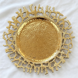 Plato de presentación de plástico con diseño de última generación, de lujo, dorado, con forma de coral y superficie martillada, para eventos y bodas, en venta. - Product Image 1