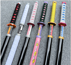 18 Estilos, 100 cm, Buena Calidad, Versión Ver. Espada Katana de Madera de Anime Kimetsu no Yaiba: Accesorios de Cosplay de Demon Slayer - Nezuko Kamado y Mitsuri Kanroji - Product Image 1