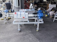 Séparateur solide-liquide humide et sec pour petite ferme, pour fumier de vache, vente chaude, sécheuse à pression pour excréments de porc avec moteur de pompe