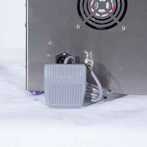 Machine de remplissage d'eau semi-automatique électrique Sinparto à 10 têtes avec contrôle PLC pour bouteilles en plastique, facile à utiliser - Product Image 5