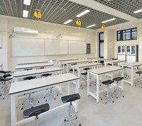 Brikley Bureau d'école phénolique personnalisé pour école Table d'étude compacte en stratifié de 12mm Dessus de table Hpl pour étudiants