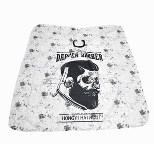 Delantal de poliéster con estampado de calavera para peluquería, capa de diseño para estilistas, suministros de salón, vestido de barbero - Product Image 4