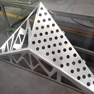 Pannello in Alluminio Traforato con Incisione Tridimensionale per Decorazione Esterna - Product Image 2