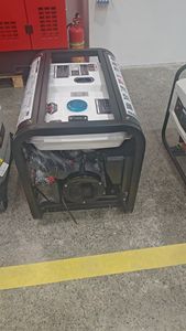 Generador Diésel de Bastidor Abierto 9600, Salida Máxima de 8.0KW, Monofásico/Trifásico, Arranque Eléctrico con Ruedas - Product Image 5