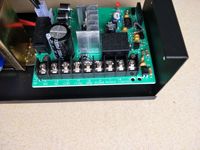 Carte d'alimentation AOXING noire compacte 3A avec circuit imprimé rouge 220V 8 entrées/sorties pour communication DeviceNet et contrôle d'accès à distance avec verrouillage par carte interchangeable