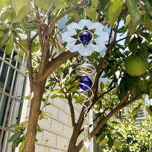 Campana de Viento Metálica con Diseño Espiral de Vidrio Rojo, Decoración para Jardín Exterior - Product Image 6