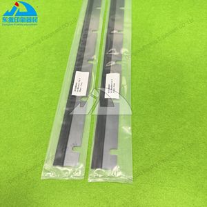 Hochwertige 2-teilige Waschklinge Länge 785mm 8 Schlitze für Mitsubishi 1E 1F Offsetdruckmaschinen-Teile Rakel - Product Image 5