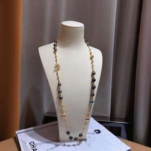 สร้อยคออะโกย่าญี่ปุ่นขนาด 8-9 มม. ดีไซน์ทันสมัย ให้แสงสะท้อนแบบกระจก  เข้ากับเสื้อโค้ทผู้หญิง  มาพร้อมกล่องของขวัญที่เข้ากันอย่างลงตัว - Product Image 4