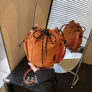 All'ingrosso estate Preppy alla moda in Nylon con coulisse borsa a secchiello alla moda piccole borse per giovani donne di Design portatile - Product Image 4