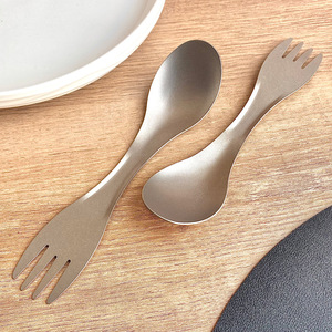 Cuillère-fourchette double tête en titane pur, légère et intégrée, pour camping en extérieur, vaisselle écologique - Product Image 1