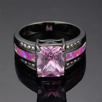 Vente chaude personnalité dames anneau rétro noir or violet opale carré rose zircon anneau mode élégant anneau bijoux en gros