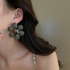 Orecchini di Kaimei 2025 alla moda gioielli oro colorato cristallo nero orecchini per donne Oversize sole fiore orecchini di strass - Product Image 6