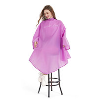 Marque privée Prix d'usine Capes de salon avec manches, Capes de salon de coiffure en nylon imperméable en vrac 18AS2