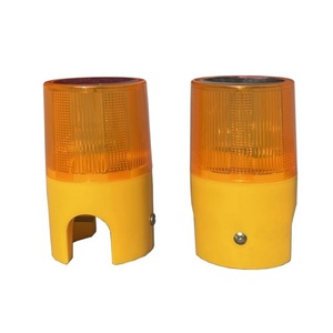 Luces Intermitentes de Advertencia para Barricadas de Tráfico, LED Amarillo de 360 Grados, Alimentadas por Energía Solar, Material de PC, Certificación CE ROHS, H170xW100 para Carreteras - Product Image 2
