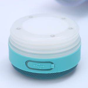 Vaso de Viaje Emerit Personalizado 2026 de 40 oz, de Acero Inoxidable, Brillante, Iridiscente, con Diseño de Arcoíris y Altavoz Bluetooth - Product Image 5