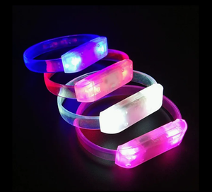 Pulseras LED Transparentes Cuadradas de TPU para Discotecas - Product Image 1