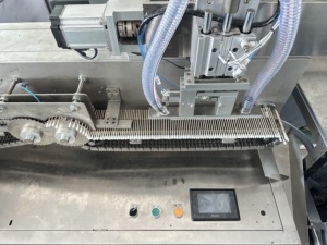 Новейшая популярная Полуавтоматическая электрическая высокоскоростная машина для обертывания хлопчатобумажной тампоны PLC-сердечника с одной/двойной головкой - Product Image 5