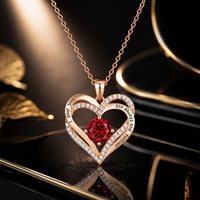 Collier Pendentif Cœur Ouvert Lettre d'Amour Pavé CZ Pierre Rouge Or Rose Bijou Romantique pour Femme Vente en Gros