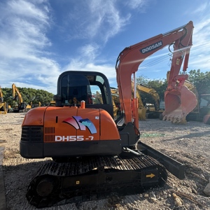 Mini-excavatrice sur chenilles Doosan DH55-7 d'occasion, 5,5 tonnes, excavatrice hydraulique avec moteur et pompe, modèle 2024 - Product Image 2