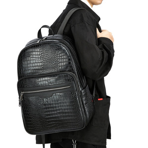 Mochila de cuero PU de gran capacidad Unisex OEM del fabricante, mochila con estampado de cocodrilo de alta calidad para viajes de negocios - Product Image 1