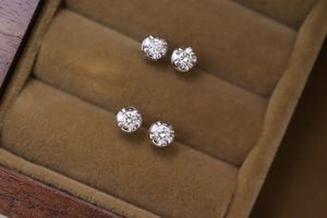 ต่างหูทองคำขาว 18K ยี่ห้อซินฟลาย ประดับเพชรแท้ธรรมชาติ 0.20 กะรัต เครื่องประดับหรูหรา ใช้ได้ทุกวันและในโอกาสพิเศษ ดีไซน์เหนือกาลเวลา ขายดีตอนนี้ - Product Image 2