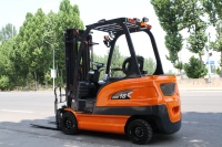 Chariot élévateur monté sur camion, petit, portable, électrique, capacité 3,5T, hauteur de levage 6m, batterie lithium-ion, zéro émission