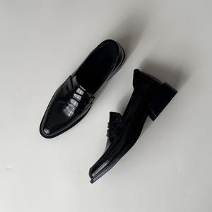 La mode est super moderne et unique, rehaussant votre style. - Product Image 1