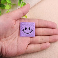 Lot de 6 écussons brodés thermocollants motif sourire pour vêtements, chapeaux, sacs, chaussures, chaussettes, pour cadeaux DIY, activités commerciales et décoration