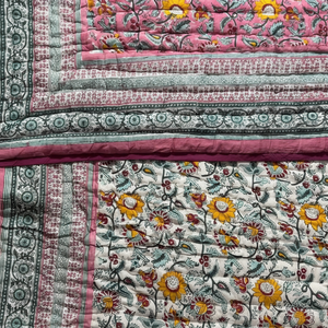 Diseño de lujo Impresión de tendencias Ligero Hecho a mano Algodón puro Kantha Edredón Orgánico Reversible Kantha Edredón - Product Image 1