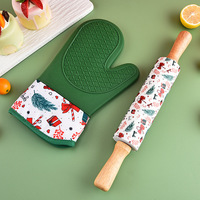 DUOLAI Set de cuisine de Noël avec gants de four porte-casserole mitaines de four rouleau à pâtisserie grattoir de cuisine pelle fouet batteur à oeufs
