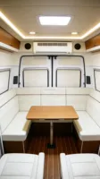 Kit de conversion de camping-car Sprinter avec lit dinette arrière en U, plancher en teck marin, table télescopique et climatisation supérieure pour Mercedes-Benz W907