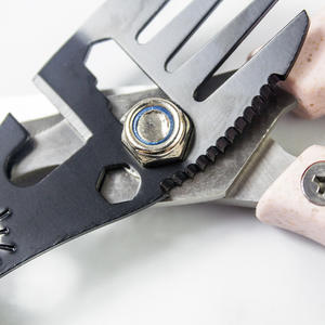 Cuchara y Tenedor Multifuncional de Acero Inoxidable para Camping, 10 en 1, con Llave Inglesa y Abrebotellas, 8.5x5.3cm, Hecho en Yangjiang - Product Image 2