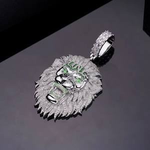 Liontin Kepala Singa Bulat Berlapis Emas 925 Sterling <span class=keywords><strong>Silver</strong></span> dengan Enamel Hijau Cz untuk Pria, Penjualan Terlaris <span class=keywords><strong>2025</strong></span> - Product Image 3