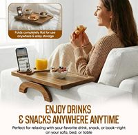 Plateau d'accoudoir pliable en bois d'acacia pour canapé, design à clipser, table d'accoudoir 3-en-1 avec rotation à 360° °   Support de téléphone rotatif et porte-gobelet