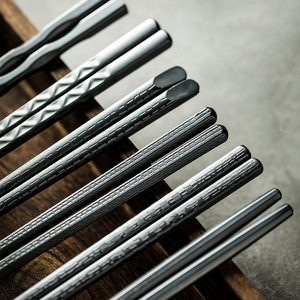 Nuevas palillos de aleación de estilo japonés para uso doméstico, con puntas puntiagudas, negras, de alta calidad, resistentes al moho, al por mayor. - Product Image 2