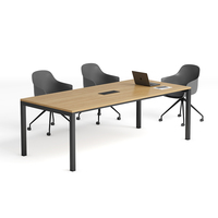 Table de conférence rectangulaire moderne avec structure métallique robuste, plateau E1 résistant à l'usure, personnalisable pour le bureau Tropic en Malaisie