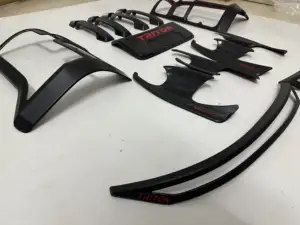 Penjualan langsung pabrik aksesori dekoratif mobil Set lengkap Body kit Combo Set untuk Triton L200 2024 untuk hadiah