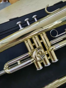 Flugelhorn de qualité, clé Bb, 3 pistons, <span class=keywords><strong>instrument</strong></span> en laiton, finition laquée or, étui rigide - Product Image 2