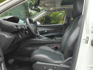 SUV compact d'<span class=keywords><strong>occasion</strong></span> à prix avantageux, Dongfeng Peugeot <span class=keywords><strong>5008</strong></span> 1.8T 211PS édition luxe 2023, voiture à <span class=keywords><strong>essence</strong></span> d'<span class=keywords><strong>occasion</strong></span> - Product Image 4